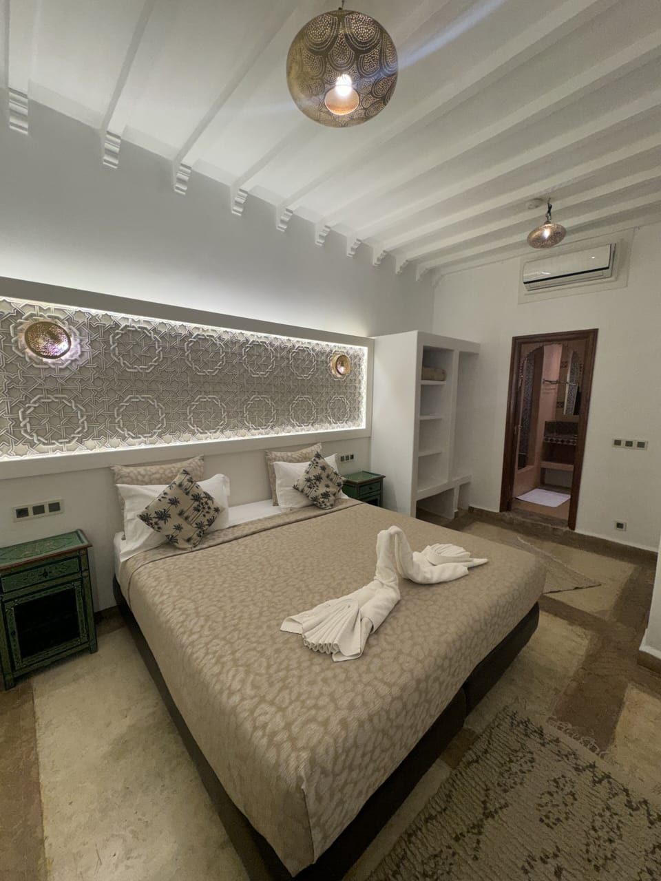 Superior Suite | Premium bedding, individually decorated, soundproofing