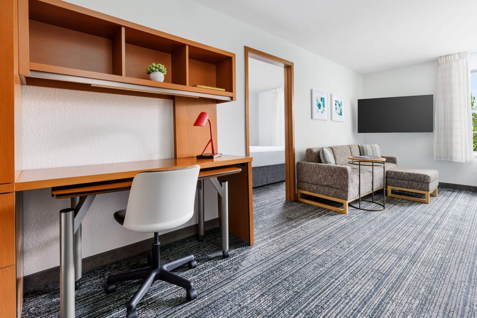 Desk, soundproofing, iron/ironing board, free WiFi