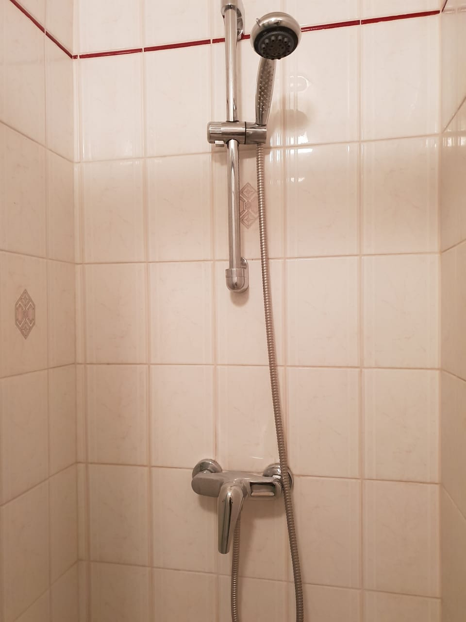 Quadruple Room | Bathroom shower