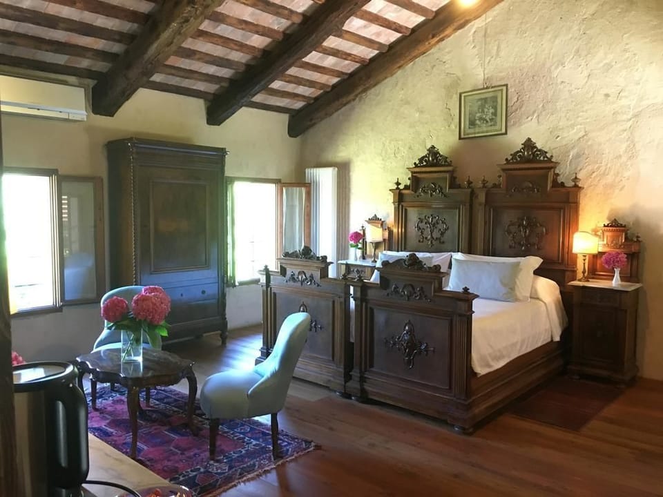 Double Room | Desk, iron/ironing board, free WiFi, bed sheets