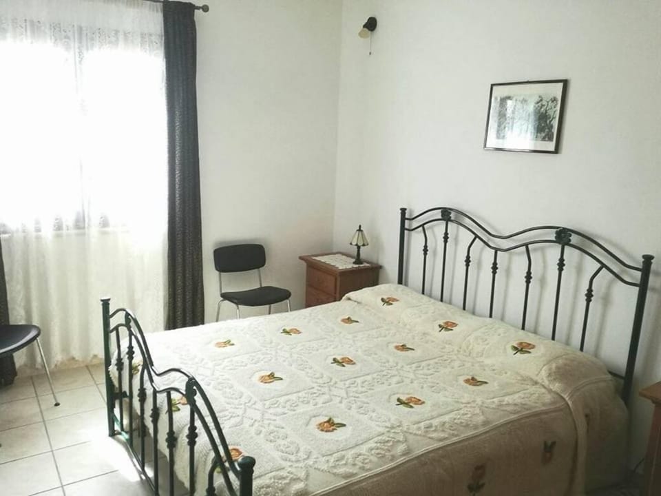 Double or Twin Room | Blackout drapes, bed sheets