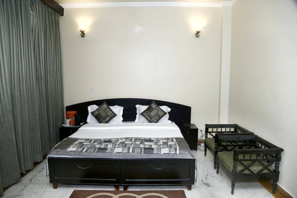1 bedroom, desk, rollaway beds, free WiFi