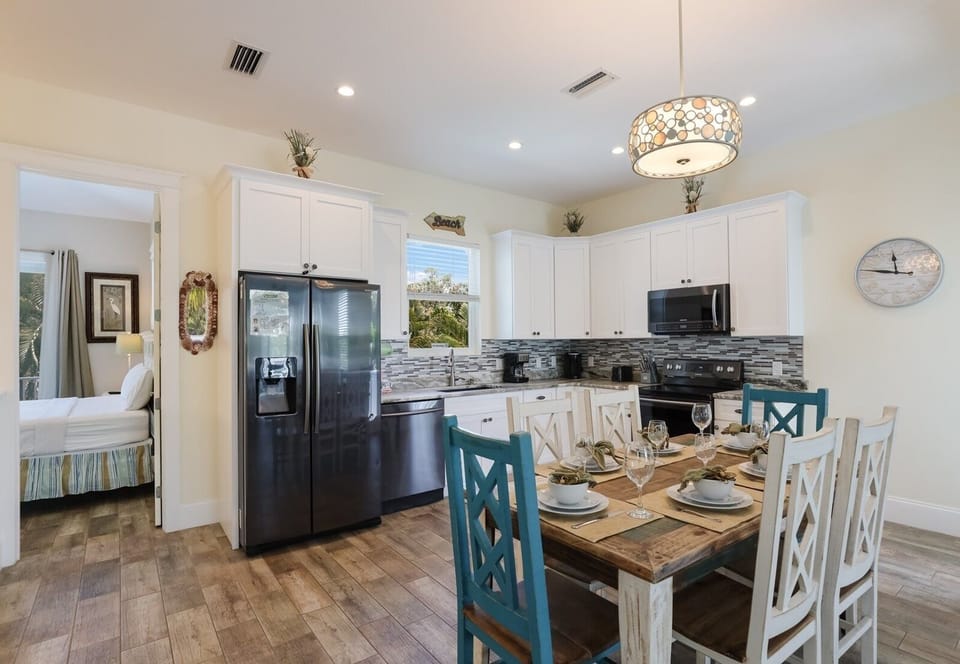 Villa, 2 Bedrooms | Private kitchen | Fridge, microwave, oven, coffee/tea maker