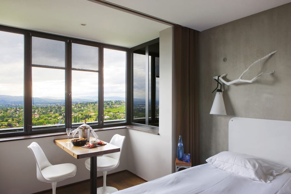 In-room safe, desk, soundproofing, free cribs/infant beds