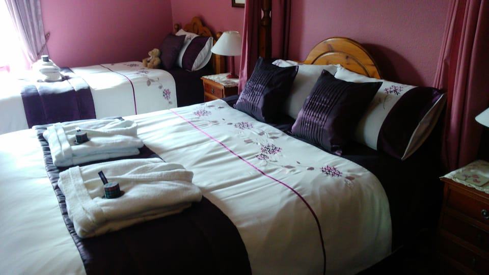 Family Suite | 1 bedroom, premium bedding, desk, iron/ironing board