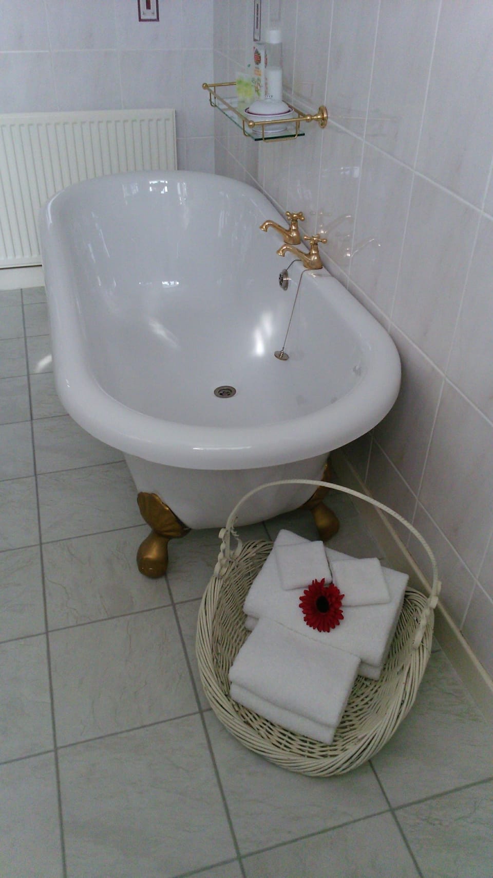 Family Suite | Deep soaking bathtub