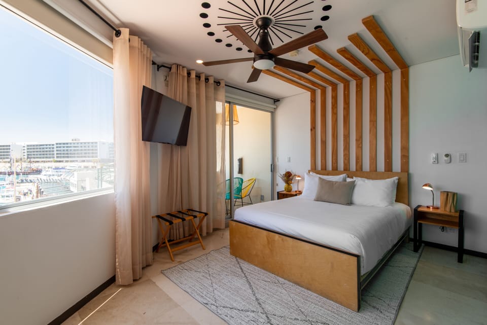 Standard Double Room, 1 Queen Bed, Balcony, Marina View | Blackout drapes, free WiFi, bed sheets