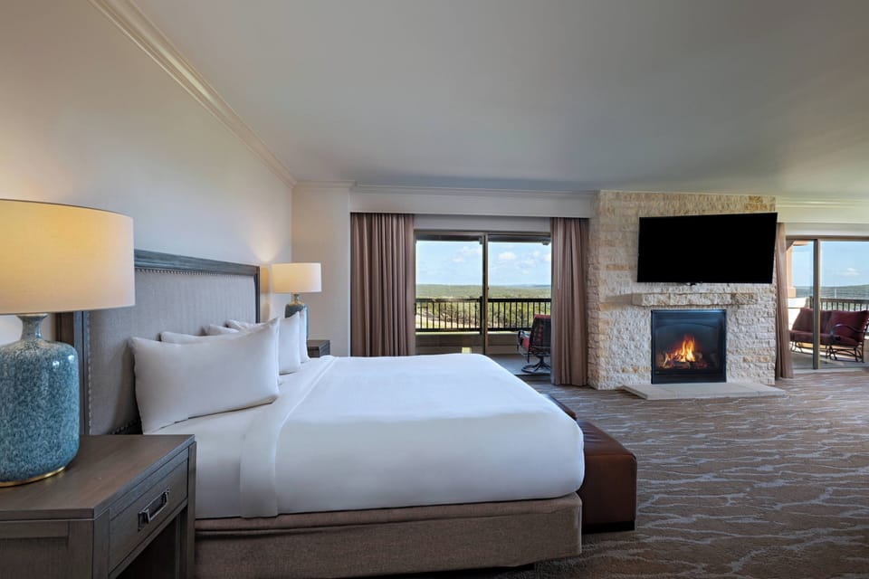 Studio Suite, 1 Bedroom, Golf View | Premium bedding, down comforters, pillowtop beds, in-room safe