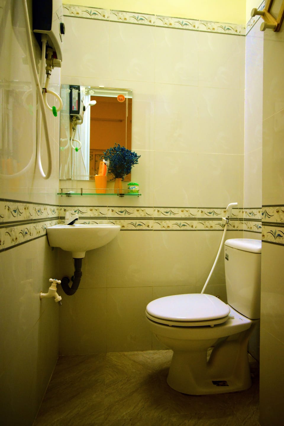 Shower, free toiletries, hair dryer, slippers