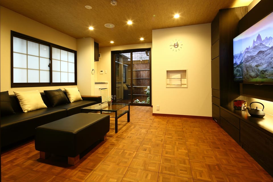 Private Vacation Home | 2 bedrooms, premium bedding, down comforters, minibar