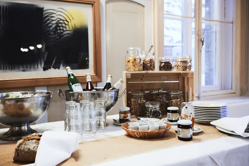 Daily buffet breakfast (CHF 25 per person)