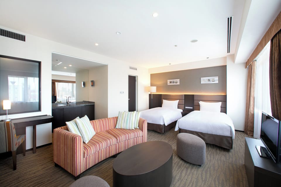 Grande Twin Room, Non Smoking | Premium bedding, down comforters, Select Comfort beds, in-room safe