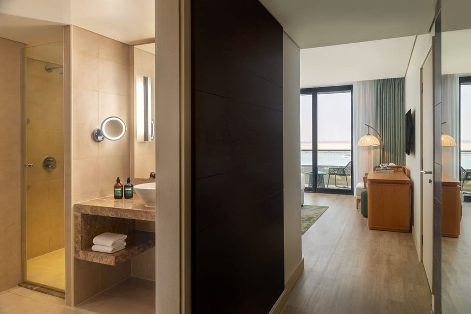 1 Bedroom Suite Sea View Balcony Theme Park Access | Premium bedding, minibar, in-room safe, individually decorated