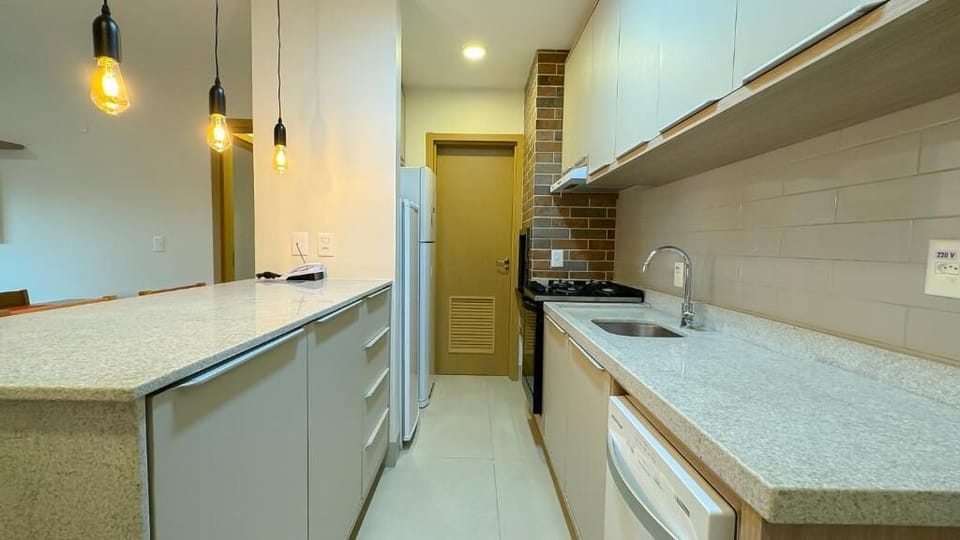 Deluxe Apartment, 1 Bedroom | Private kitchen