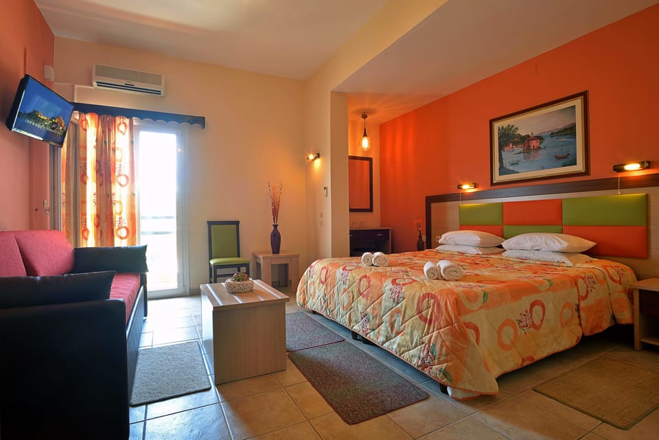 Quadruple Room | Select Comfort beds, in-room safe, free cribs/infant beds, travel crib