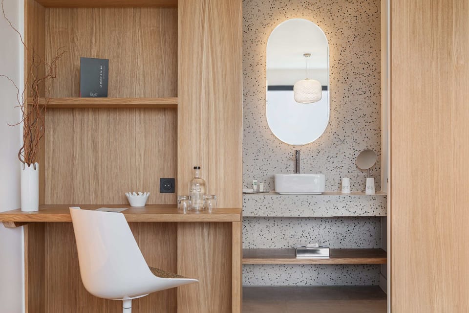 Superior Room, Balcony, Sea View | Bathroom | Free toiletries, hair dryer, towels, soap