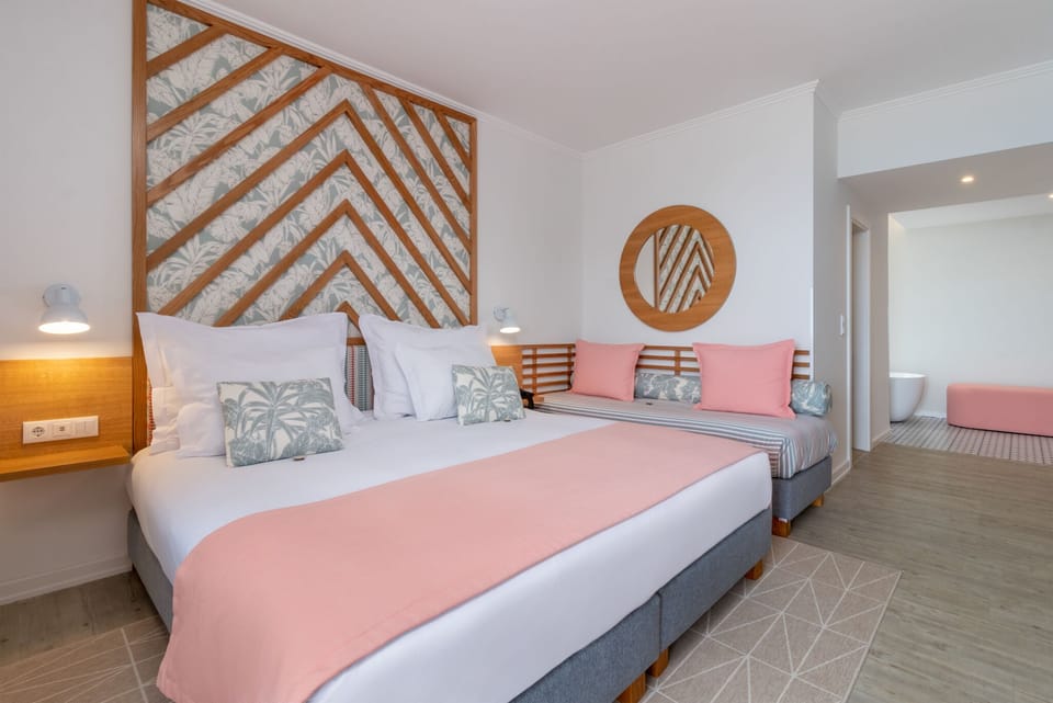 Superior Room, 2 Twin Beds, Terrace, Sea View | Hypo-allergenic bedding available, minibar, in-room safe, desk