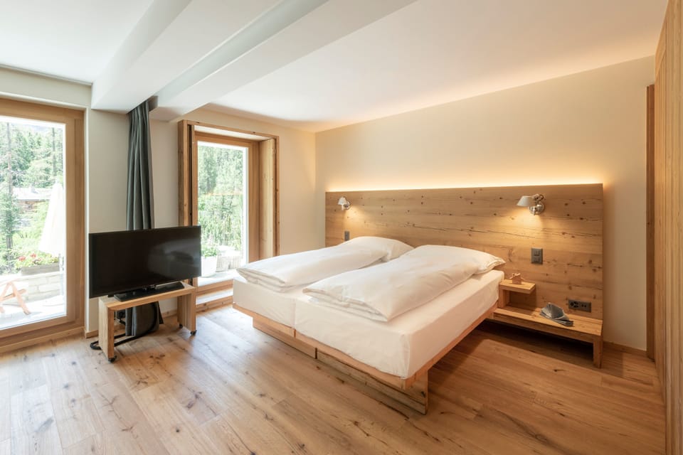 Comfort Double Room, 1 Bedroom, Garden Area | 1 bedroom, hypo-allergenic bedding available, down comforters