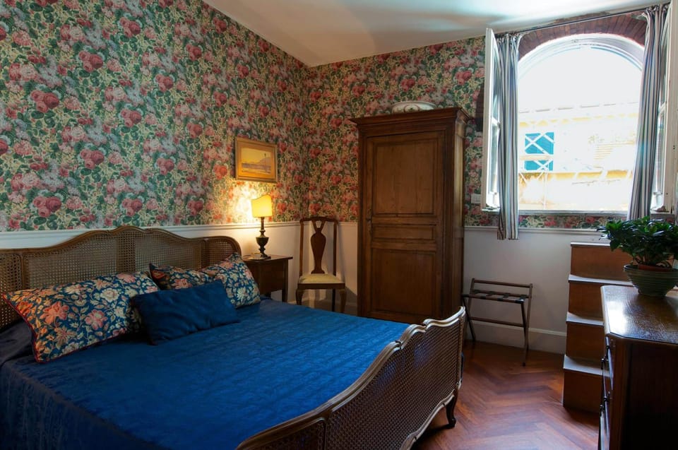 Individually decorated, free WiFi, bed sheets