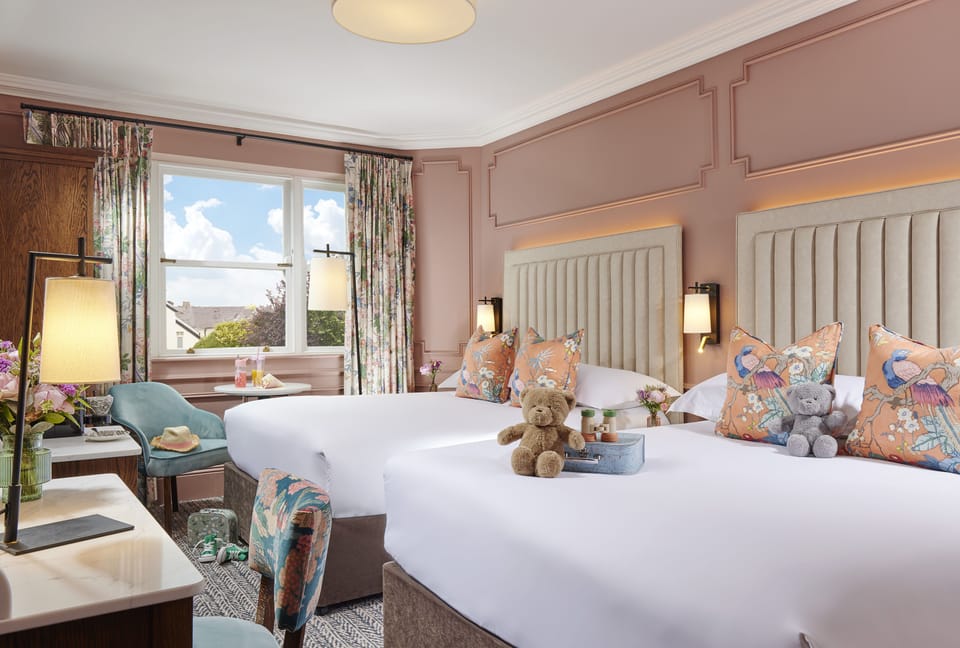 Quadruple Room | Desk, iron/ironing board, free WiFi, bed sheets
