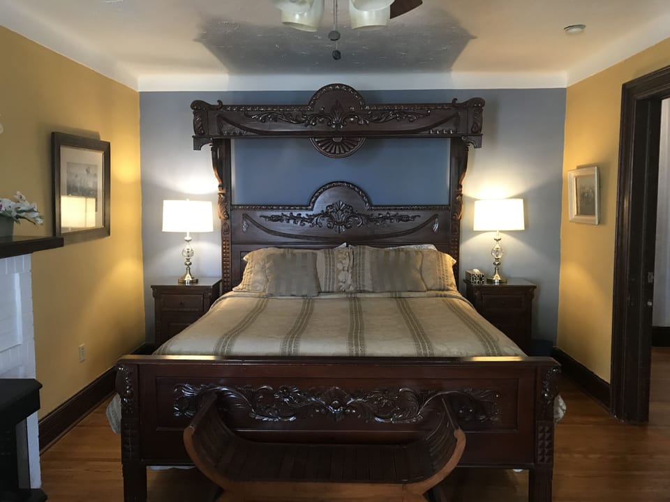 Deluxe Room | Iron/ironing board, free WiFi, bed sheets, alarm clocks