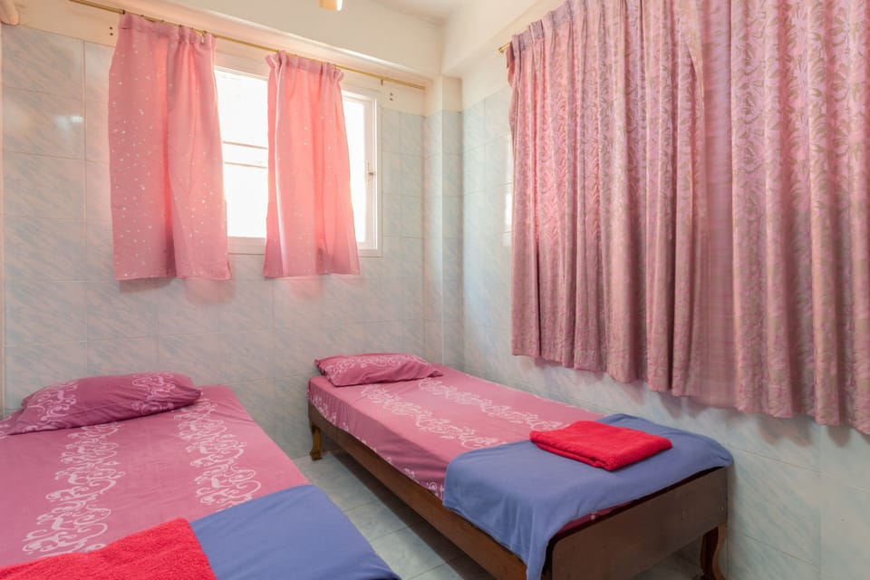 Standard Twin Room with Shared Bathroom  | Free WiFi