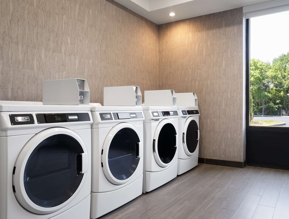Home2 Suites by Hilton Indianapolis Keystone Crossing Hotel in Indianapolis