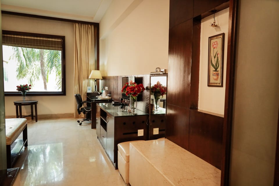 Luxury Double Room, 1 King Bed | Hypo-allergenic bedding, minibar, in-room safe, desk