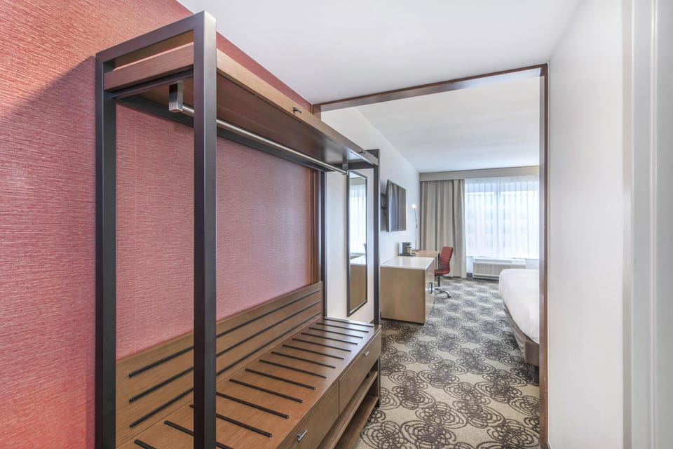 Premium bedding, pillowtop beds, in-room safe, desk