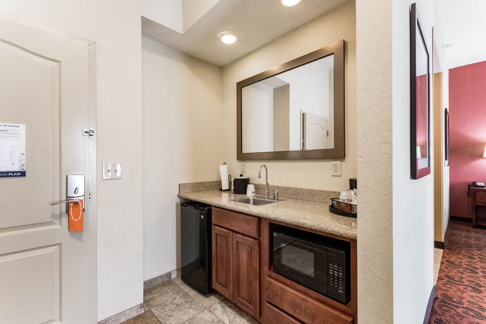 Suite, 1 King Bed, Non Smoking | Private kitchenette | Coffee/tea maker, fridge, microwave