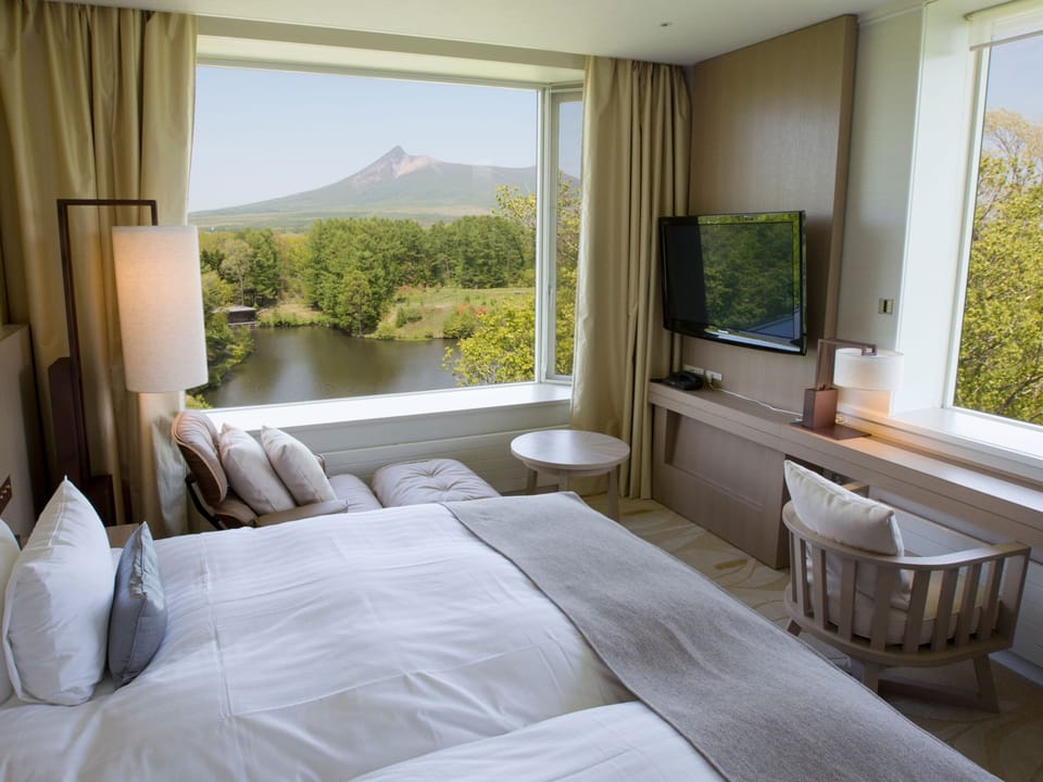 Non Smoking Komagatake Corner twin room include Wi-Fi | Mountain view