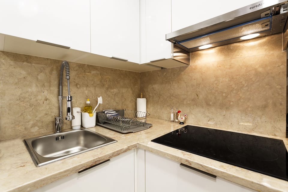 Apartment, 1 Bedroom | Private kitchenette | Coffee/tea maker, full-size fridge, microwave, oven