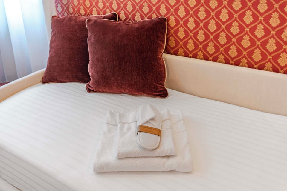 Superior Double Room, Private Bathroom, City View | Premium bedding, soundproofing, cribs/infant beds, free WiFi