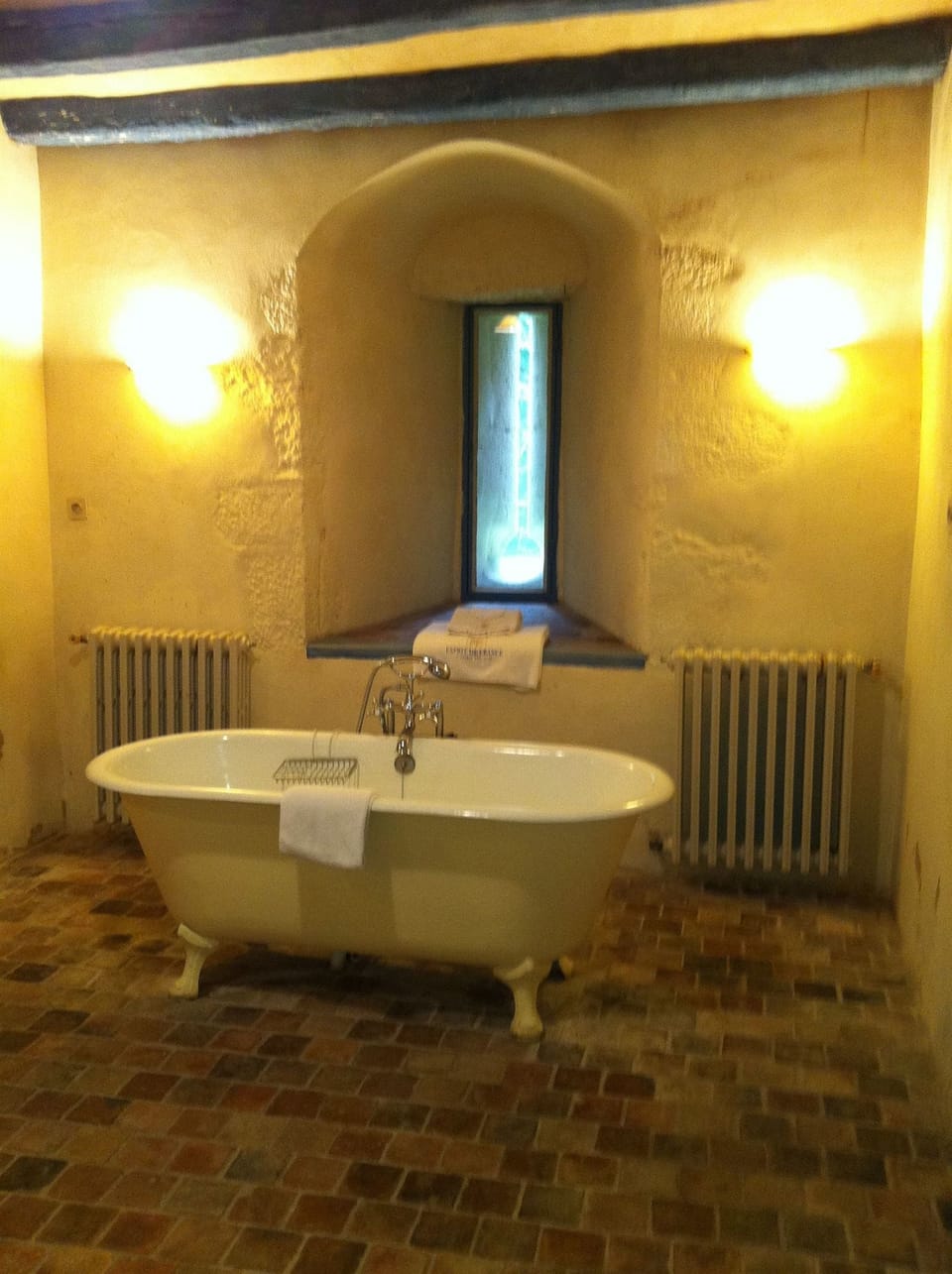 Family Triple Room | Bathroom | Hair dryer, towels