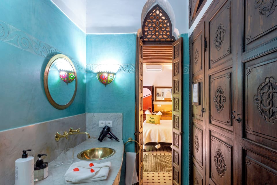 Deluxe room (Agena/ Galaxy) 1 lit double | Egyptian cotton sheets, premium bedding, pillowtop beds, in-room safe