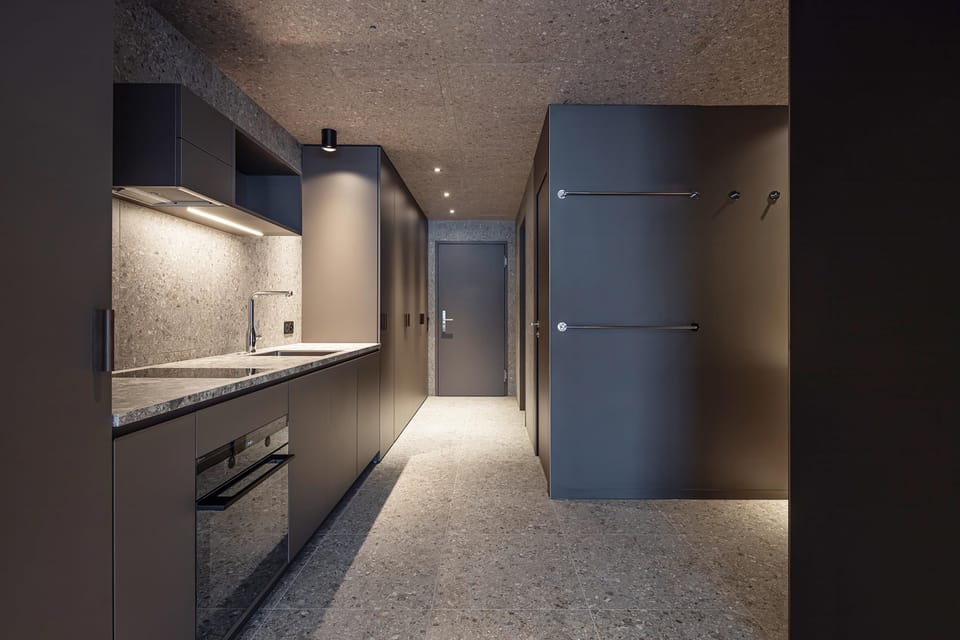 Deluxe Room, 1 King Bed | Hypo-allergenic bedding, in-room safe, iron/ironing board