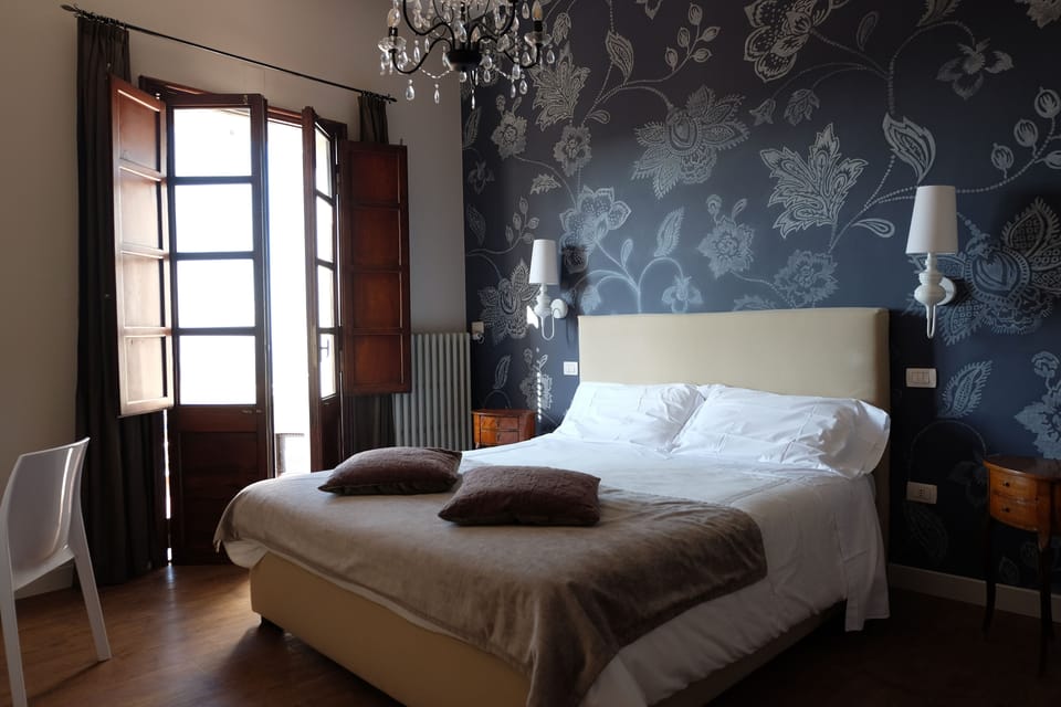 Deluxe Double Room, 1 Bedroom, Ensuite, Garden View | 6 bedrooms, premium bedding, down comforters, pillowtop beds