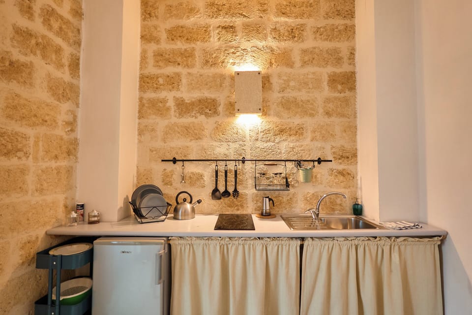 Classic Apartment, Balcony | Desk, soundproofing, WiFi (free), bed sheets