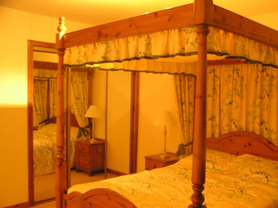 Premium bedding, individually decorated, blackout drapes