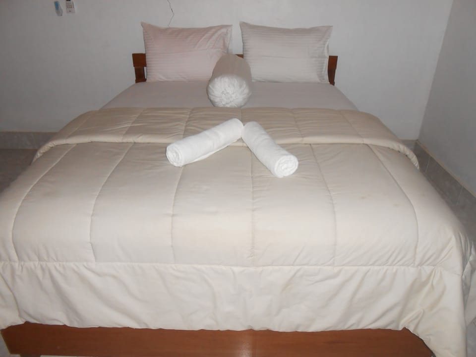 Deluxe Double Room | Desk, laptop workspace, blackout drapes, soundproofing