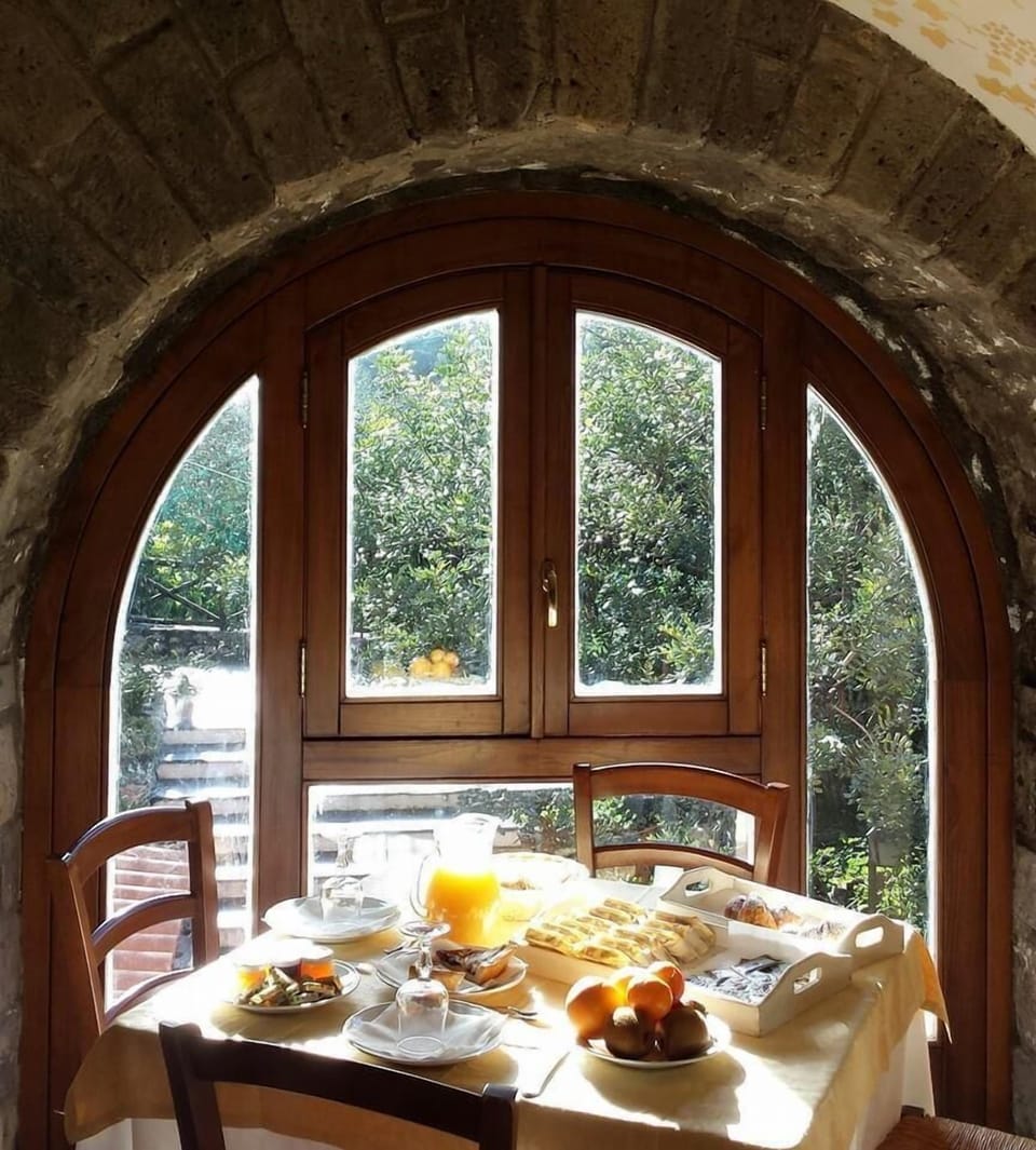 Free daily cooked-to-order breakfast