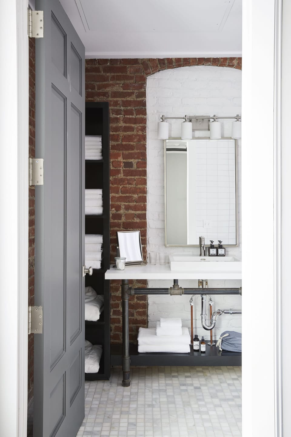 Bathroom sink