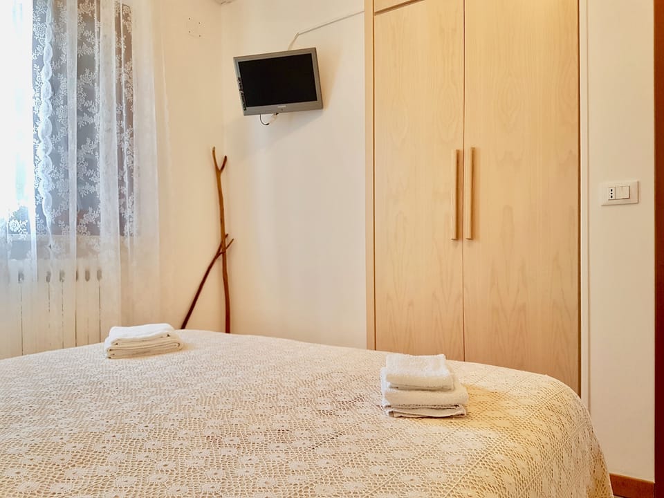 Traditional Double Room, Garden View | 1 bedroom, Frette Italian sheets, premium bedding, down comforters