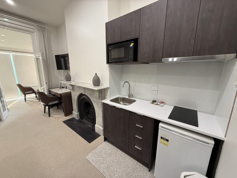 Studio | Private kitchen | Fridge, microwave, stovetop, electric kettle
