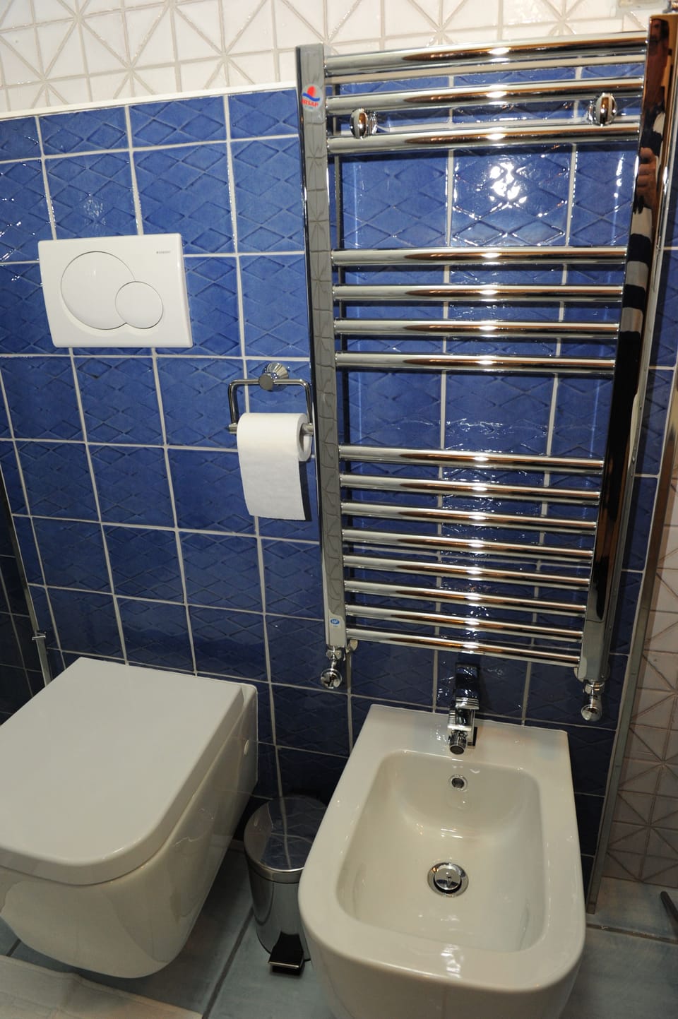 Double Room | Bathroom | Shower, rainfall showerhead, bidet, towels