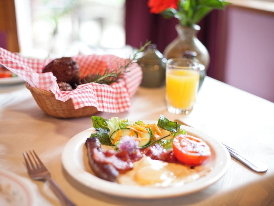 Free daily full breakfast