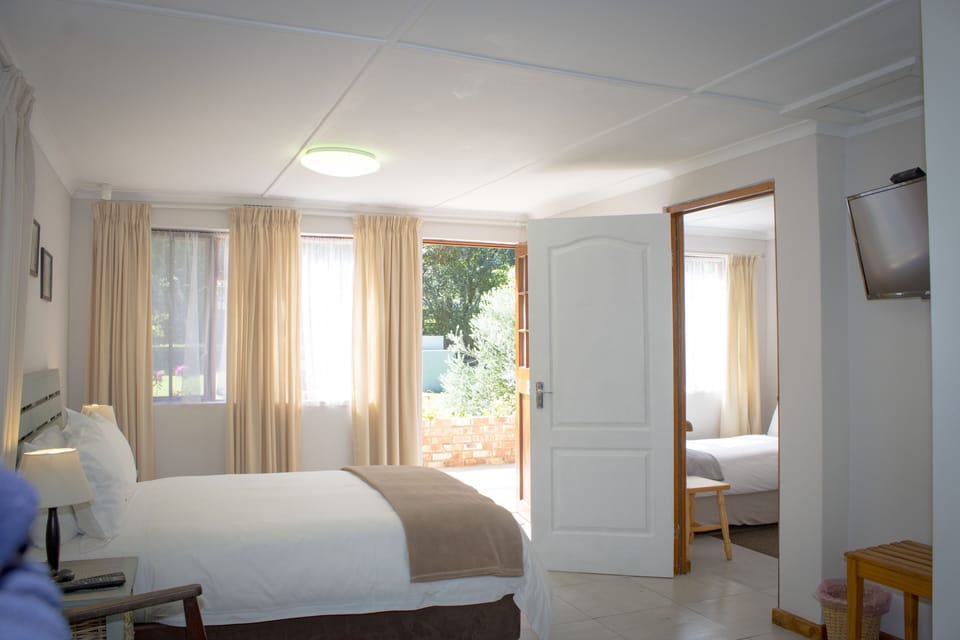 Family Room | Soundproofing, free WiFi, bed sheets, wheelchair access