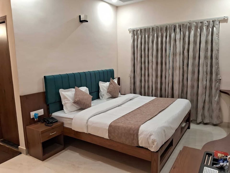 Superior Double Room | Iron/ironing board, free WiFi, bed sheets