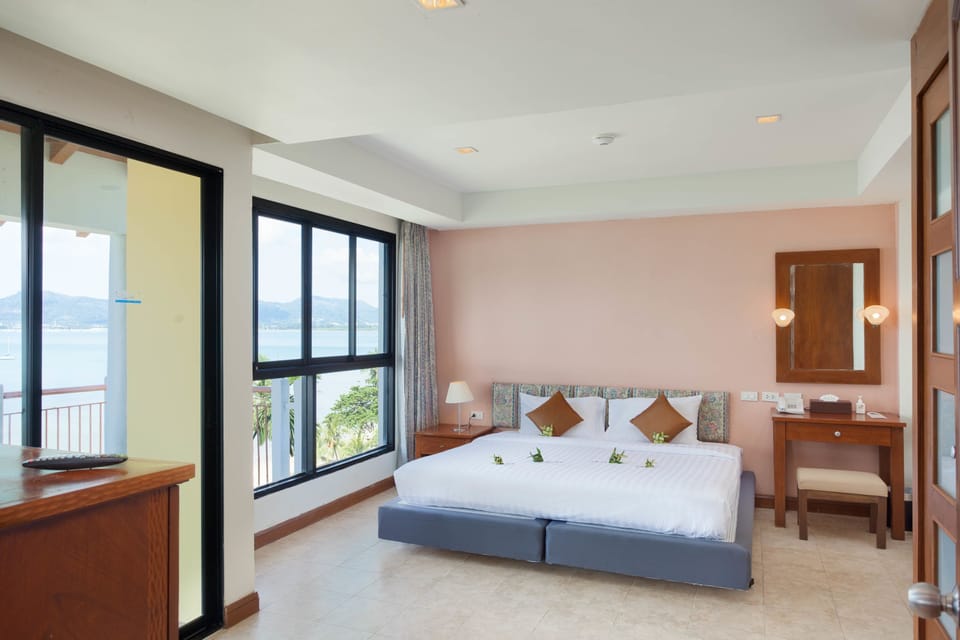 In-room safe, desk, blackout drapes, free cribs/infant beds