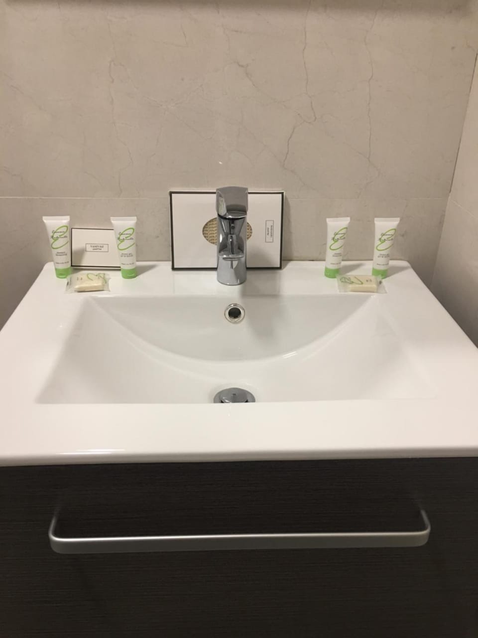 Shower, free toiletries, bathrobes, slippers